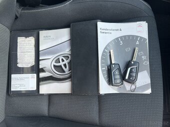 TOYOTA RAV4 2.0D D4D 105 KW,1.MAJ.MANUÁL,TAŽNÉ,NAVI,KAMERA - 19