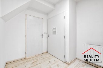 Pronájem podkrovního bytu 3+kk s šatnou, Náměstí, Paskov - 19
