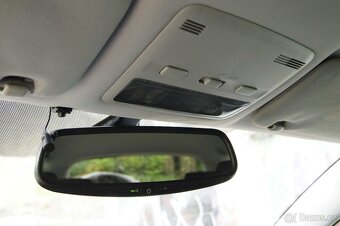 Toyota Avensis T25,benzín,2.0 VVT-i 108 kW,maximální výbava - 19