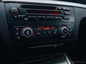 BMW Řada 1  2.0i 90KW MANUÁL SENZORY KLIMATIZACE - 19