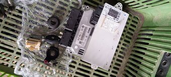 Nejrůznější drobné díly na BMW e60 e61 - 19