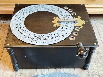 Starožitný hrací stroj, flašinet Ariosa, 1898, Německo - 19