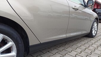 FORD FOCUS 1,6i 2018 benzin/LPG pěkný bez koroze - 19