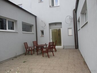 Pronájem obchodních prostor, kanceláří  133m2  17. listopadu - 19
