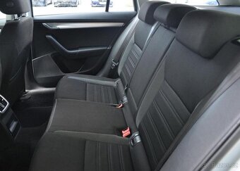 Škoda Octavia 1,6TDi DSG NAVI CARPLAY1 - 19