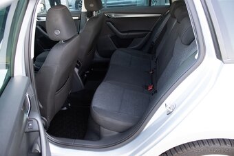 Škoda Octavia Combi 2.0 TDI Style - 19