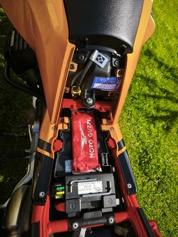 Moto Guzzi V 85 TT Evocative GialloMojave (22)AKCE DO SOBOTY - 19