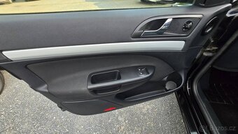 ŠKODA OCTAVIA 1.6i TEAM EDITION 1MAJITEL - 19