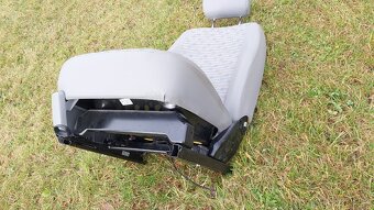 Volkswagen Transporter T5 – Sedadlo řidič - 19
