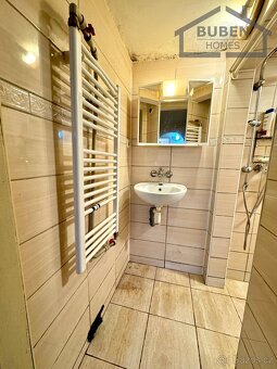 RD se čtyřmi bytovými jednotkami (užitná plocha 460 m²) - Dl - 19