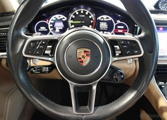 Porsche Panamera 4 Sport Turismo E-Hybrid Sport hybridní - 19