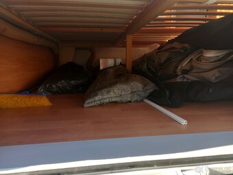 Prodám karavan ADRIA adora 552 ....7 mist na spaní - 19