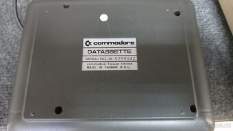 Commodore C64 C - 19