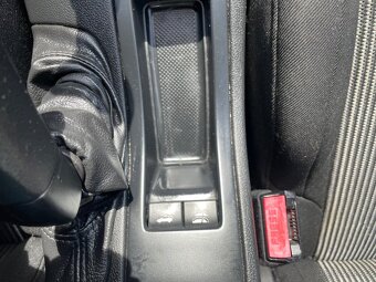 Peugeot 308, 1,6 CC 88kW, SERVISKA - 19
