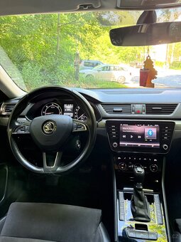 Superb 2.0 automat 2018 rok najeto 185 kilometrů - 19