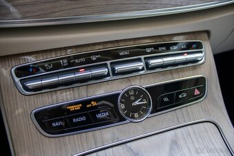 Mercedes-Benz E trieda Kupé 200 4matic A/T, 1. majiteľ - 19