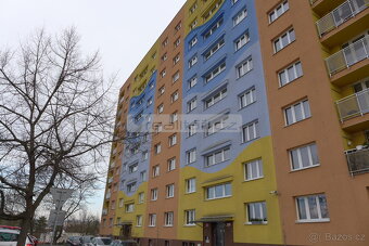 Prodej prostorného bytu 3+1 se šatnou v žádané lokalitě v Pl - 19