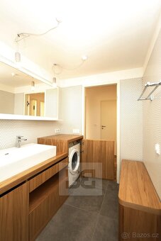 Krásný, designově řešený byt 3+kk s terasou u Stromovky - 19