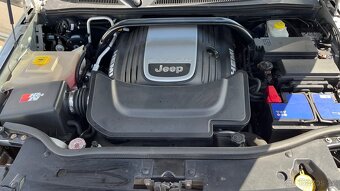 Jeep Commander USA verze - 19