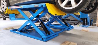 Jednosloupový MOBILNÍ zvedák 2.500/3.500 kg ZÁRUKA - 19