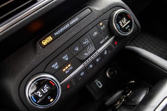 Ford Focus 1.5 EcoBoost Titanium - AJ NA SPLÁTKY - 19