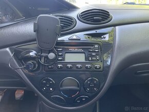 Ford Focus MK1 Ghia 1.6 Zetec Benzín Kombi tažné - 19
