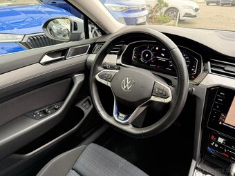 VW Passat B8 GTE 1.4 TSI 160kW DSG Matrix - záruka Autodraft - 19