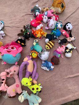 Plyšáci: Albi, Mimoni, Barbie, Štístko a Poupěnka, Furby - 19