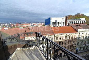Praha 3 - Žižkov, pronájem mezonetového bytu 5+1 214 m2, okr - 19