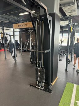 Nabídka posilovacích strojů z našeho fitness klubu - 19