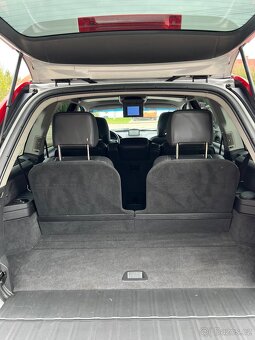 Volvo XC90 4.4 V8 232kW 4x4 = 7 miest, A/T, Navi, Top Stav = - 19