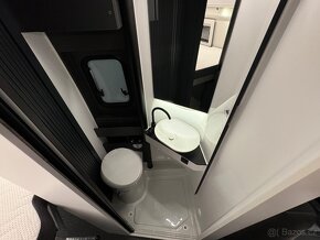 ADRIA TWIN 640 SGX, 180 PS, AUTOMAT 8 st., obytná vestavba - 19