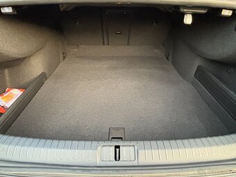 Volkswagen Passat, 2.0 TDI DSG ELEGANCE, ČR dph - 19