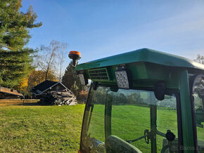 Malotraktor John Deere 2520 HST s čelním nakladačem - 19