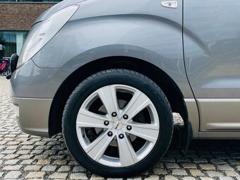 Hyundai H1 2.5 CRDi 125KW MANUÁL SERVISKA TAŽNÉ 2300KG - 19