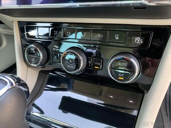 Škoda Superb 3 Combi L&K 2.0 TDI 110 kW/DSG/WEBASTO/Tažné - 19