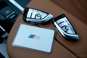 BMW 530e Touring xDrive °M-packet°Laser°V Zaruke do 6/2026 - 19