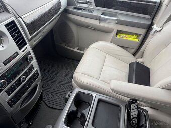 Chrysler Grand Voyager 2,8 CRDi RT DVD Limited 2011 - 19