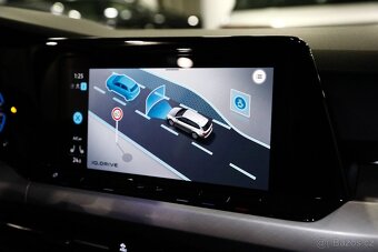 VW Golf 8 Variant 2.0 TDI DSG ACC Virtual - Zálohováno - 19