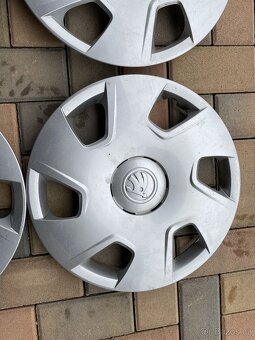 Sada zimních kol Škoda 195/55R15 5x100 vč poklic - 19