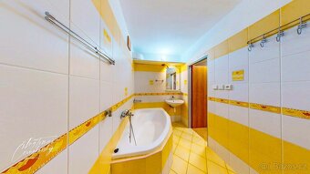 Pronájem krásného 3+1 s pracovnou/šatnou a čtyřmi lodžiemi - 19