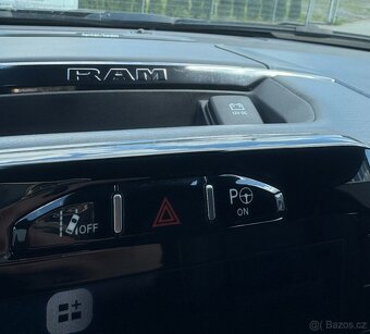 Dodge Ram, LIMITED, 2022, nehavarovaný - 19