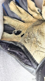 Hokejová výstroj - 19