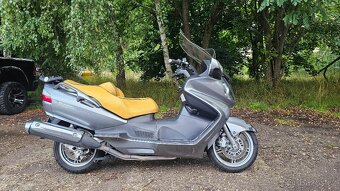 Suzuki Burgman 650 Executive r.v. 2011 - 19