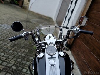 Harley-Davidson FLHRC Road King Classic 88 - 19