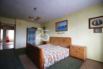 Prodej RD se dvěma čísly popisnými a stavebním pozemkem v Ma - 19