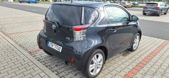 Toyota iQ 1,0 automat CVT max.výbava - 19
