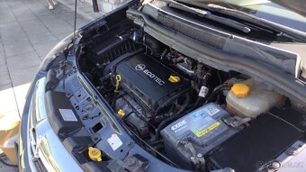Opel Zafira 1.8 - 19