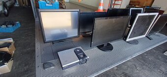 PC, monitory, klávesnice, kabely, routery atd - 19