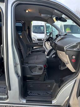 FORD TRANSIT CUSTOM 2.2 TDCi 2014 5-míst - 19